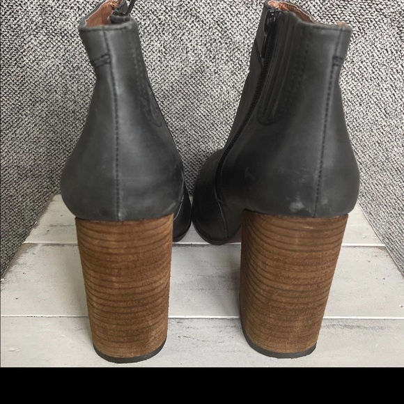 Urban Outfitters Jeffrey Campbell Hanger chunky black booties Womens size 10. - Picture 2 of 8